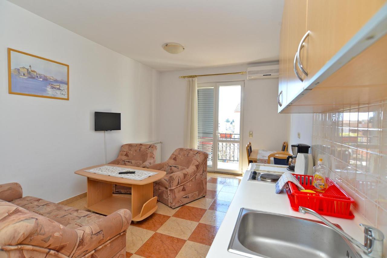 Apartments Martin 2224 罗维尼 外观 照片