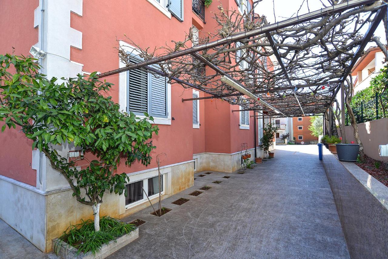 Apartments Martin 2224 罗维尼 外观 照片