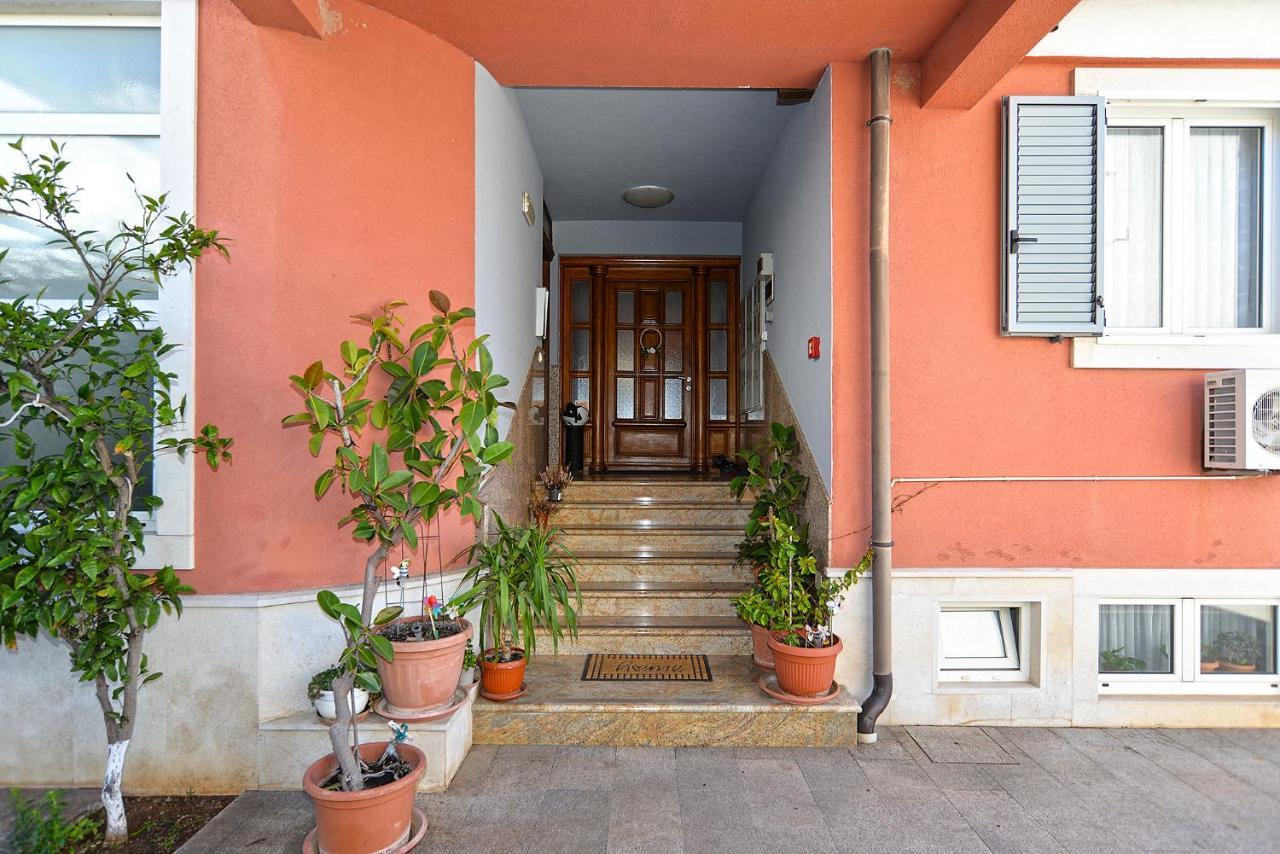 Apartments Martin 2224 罗维尼 外观 照片