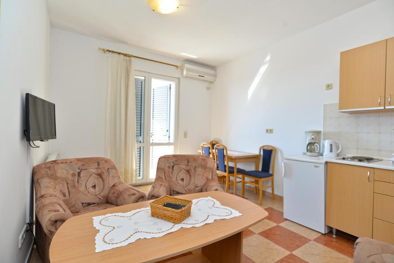 Apartments Martin 2224 罗维尼 外观 照片