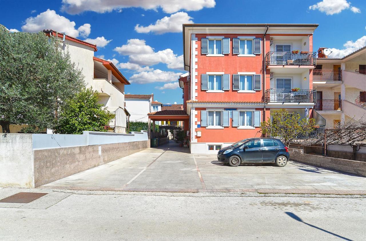 Apartments Martin 2224 罗维尼 外观 照片
